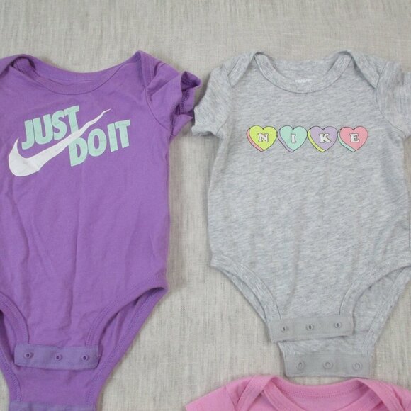 Lot of 4 Nike Onesies Bodysuits Baby Girls 3 Month Pink Purple Grey Short Sleeve - Picture 3 of 5